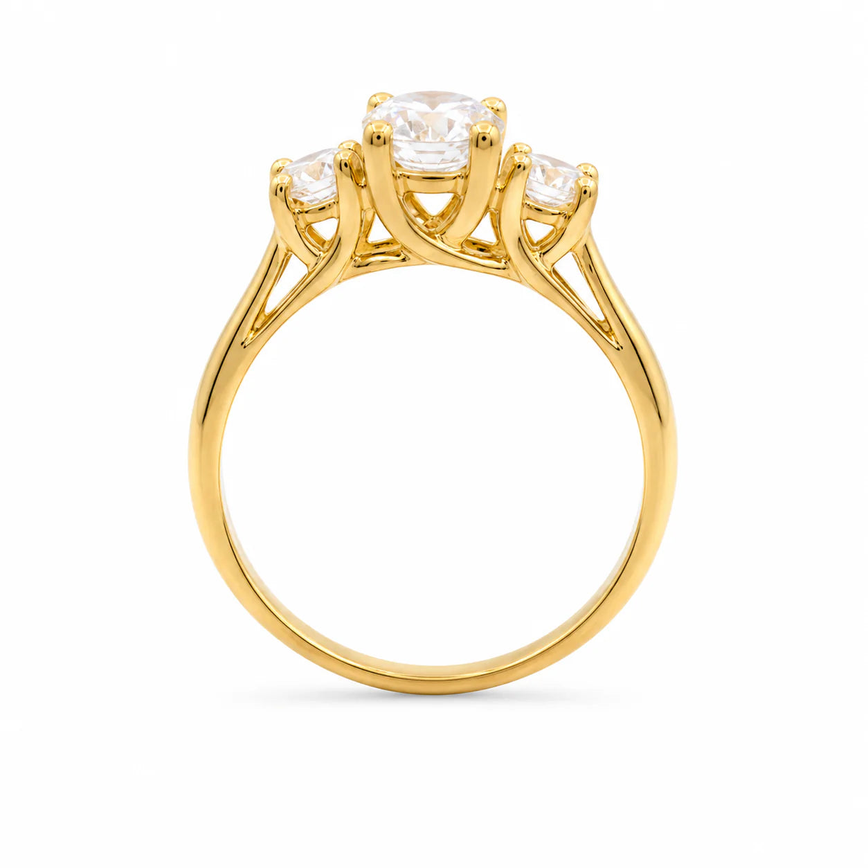 Gold ring with 3 diamonds