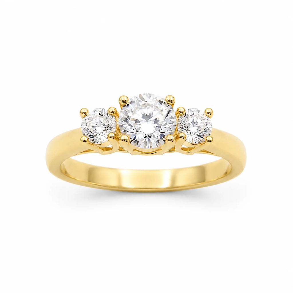 closeup picture 3 diamond gold ring