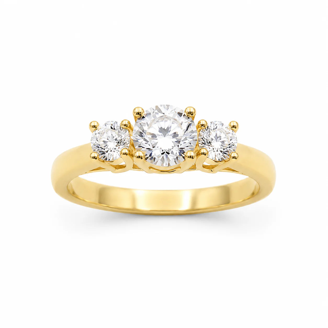 closeup picture 3 diamond gold ring